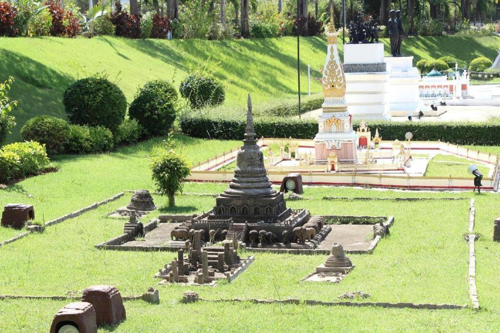 Yellow Moon Hotel Pattaya Zewnętrze zdjęcie