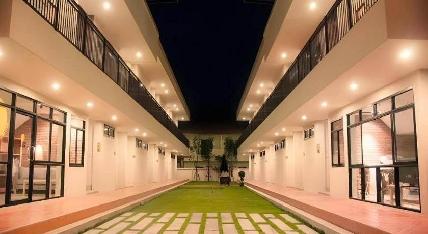 Yellow Moon Hotel Pattaya Zewnętrze zdjęcie